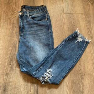 Judy Blue Distressed Skinny Jeans